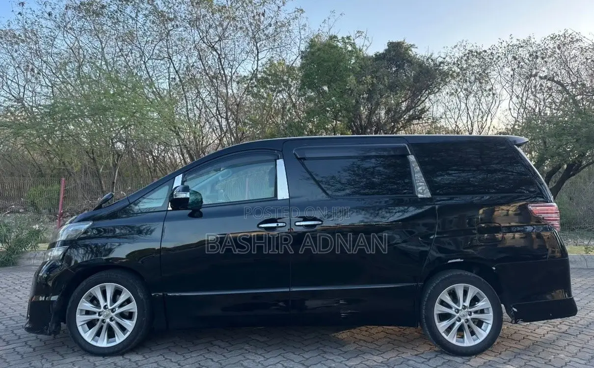 Toyota Vellfire 2010 Matt Black