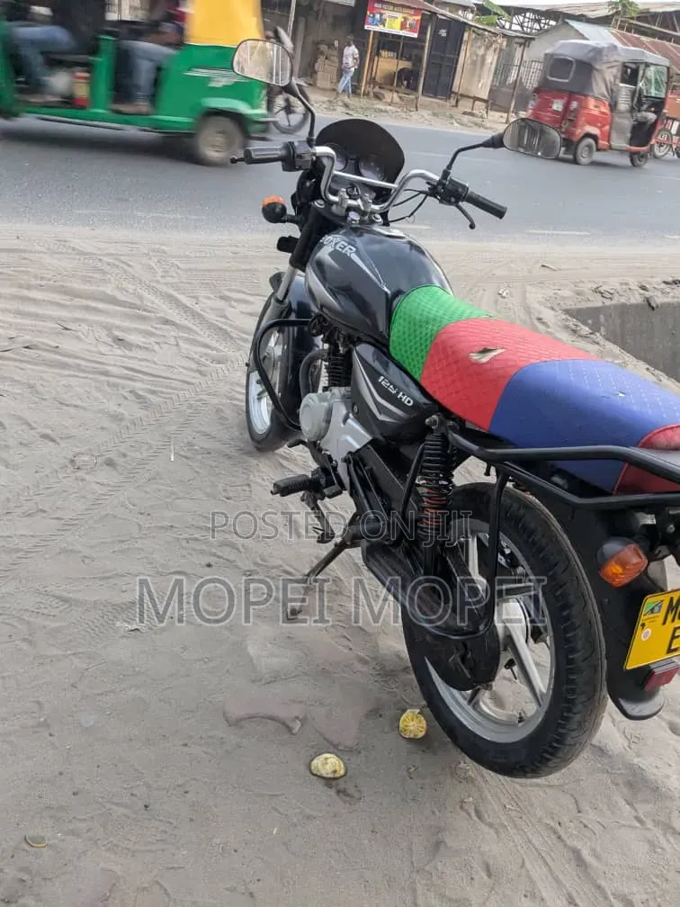 Bajaj Boxer 125 2025 Black