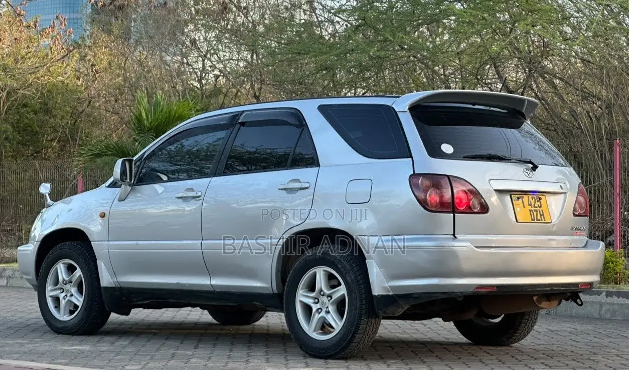 Toyota Harrier 2.2 16V 2000 Silver