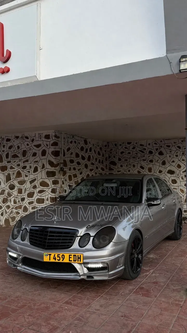 Mercedes-Benz E320 2006 Silver