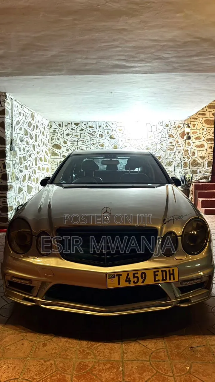 Mercedes-Benz E320 2006 Silver