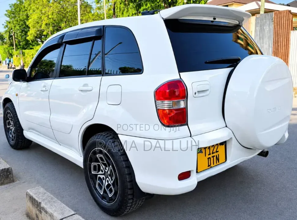 Toyota RAV4 2001 White