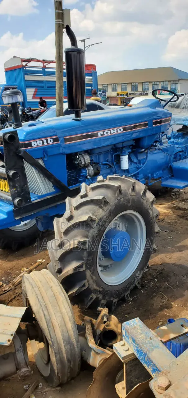 Tractor Ford