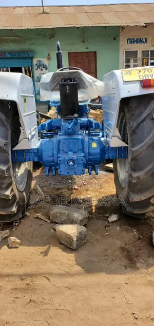 Tractor Ford