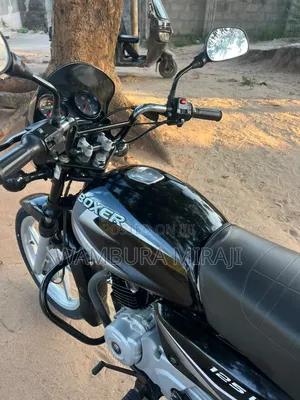New Bajaj Boxer 125 2026 Black