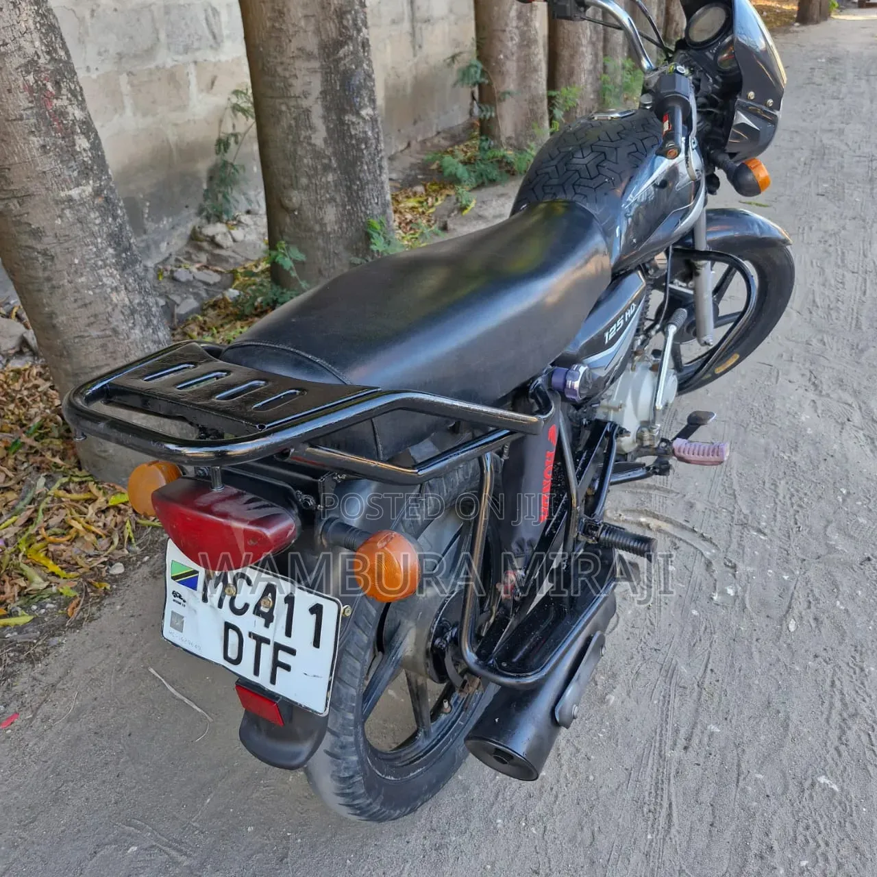 Bajaj Boxer 125 2025 Beige
