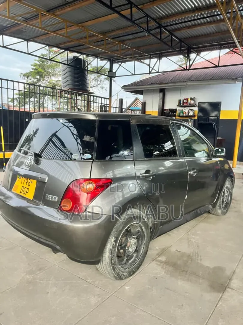 Toyota IST 2008 Gray