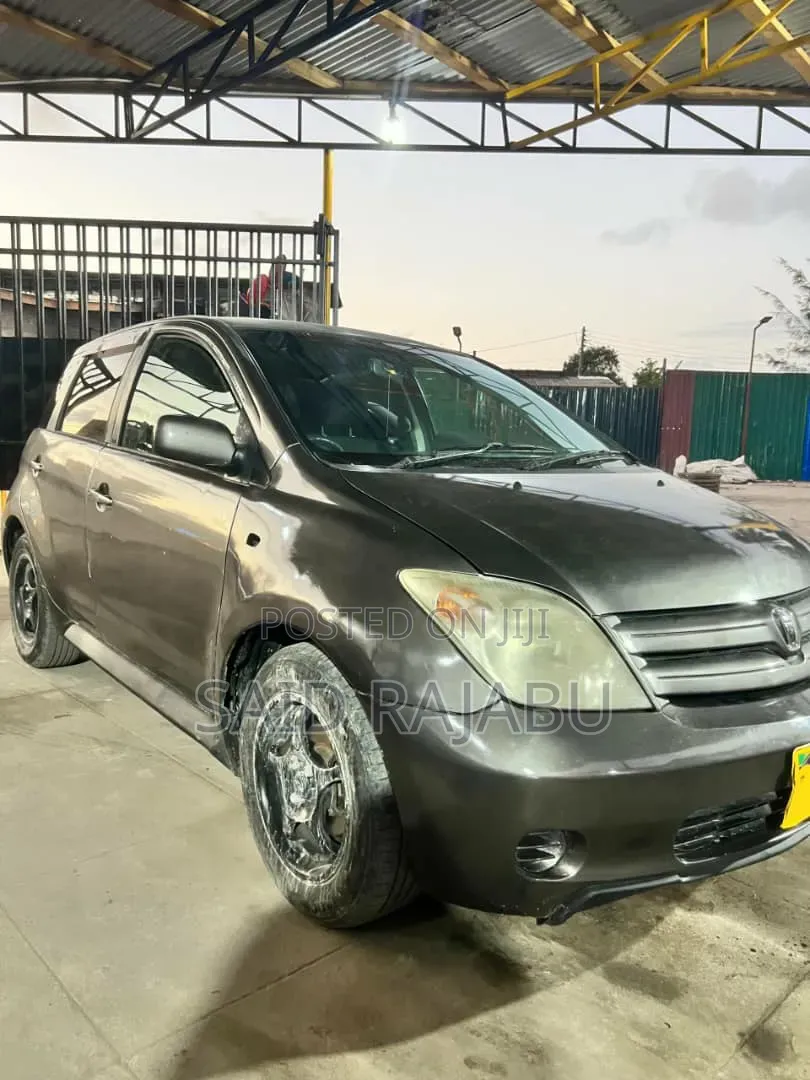 Toyota IST 2008 Gray
