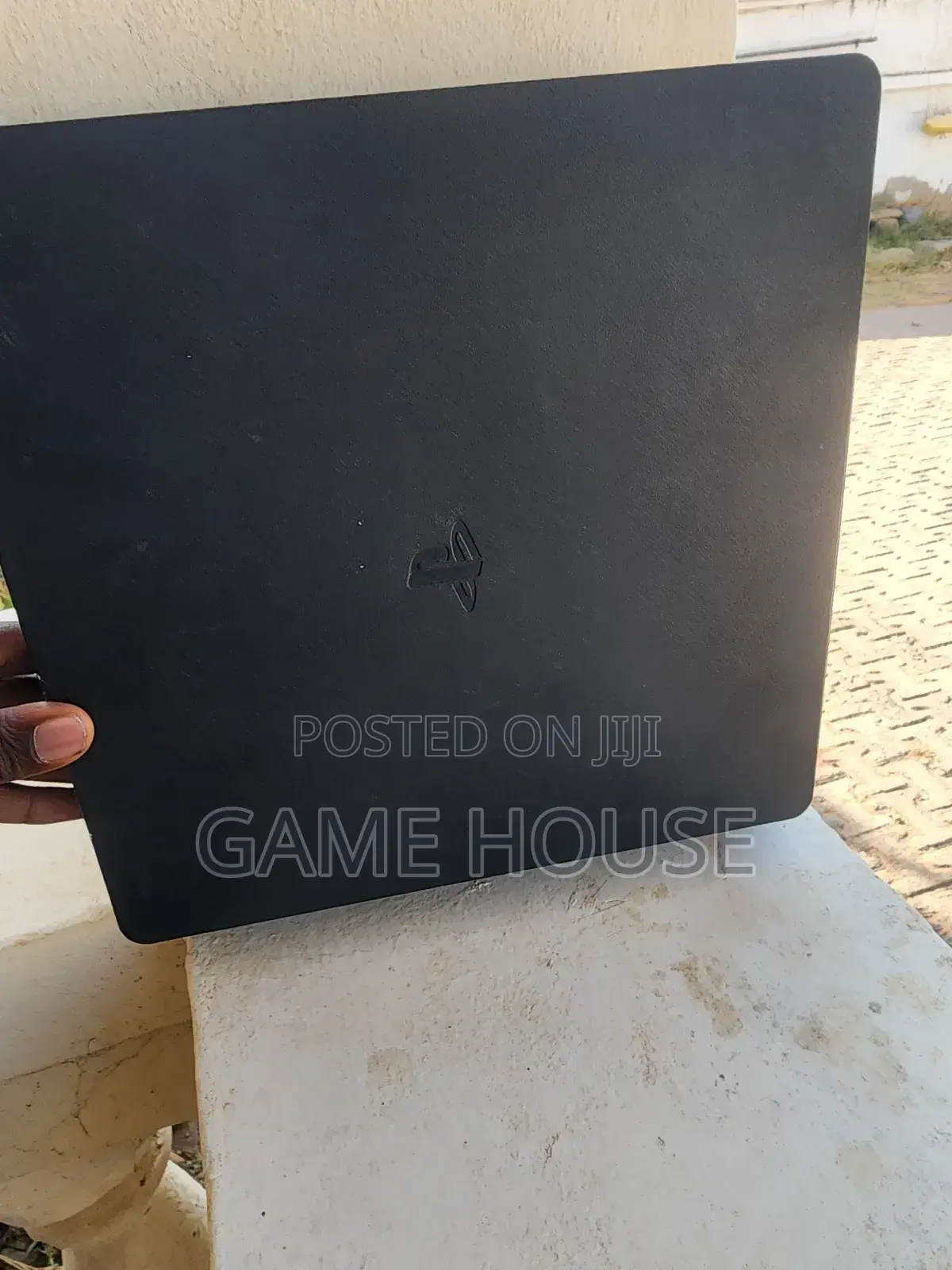 Ps4 Ina Games Nne Inauzwa Pamoja Na Pad Moja