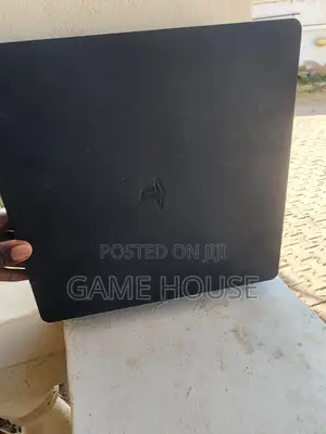 Ps4 Ina Games Nne Inauzwa Pamoja Na Pad Moja