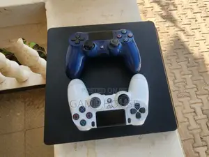 Ps4 Ina Games Nne Inauzwa Pamoja Na Pad Moja