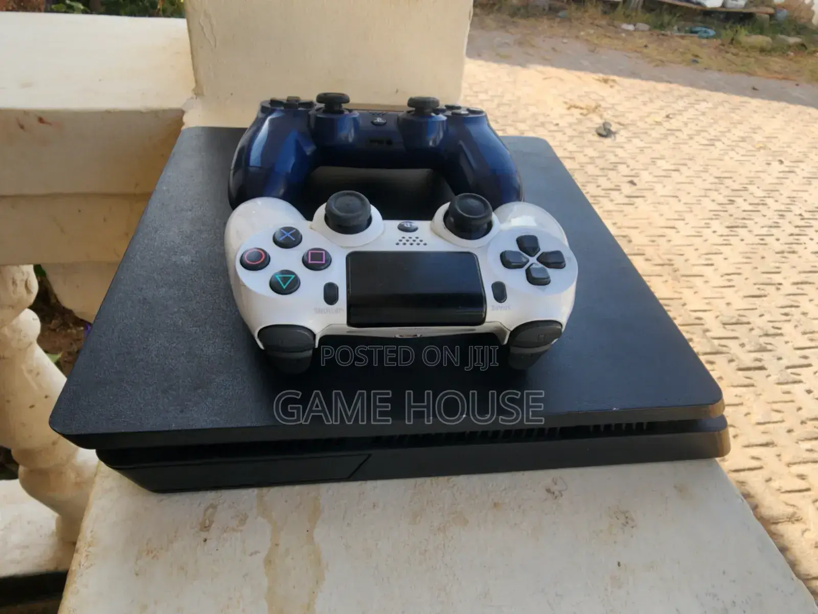 Ps4 Ina Games Nne Inauzwa Pamoja Na Pad Moja