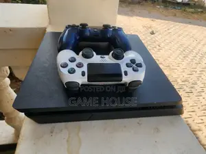 Ps4 Ina Games Nne Inauzwa Pamoja Na Pad Moja