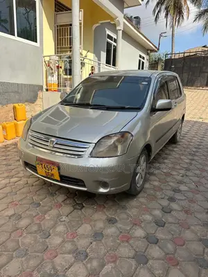 Toyota Raum 2007 Gold
