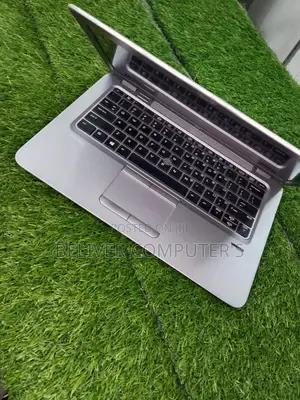 Laptop HP EliteBook 820 G3 4GB Intel Core i5 HDD 500GB