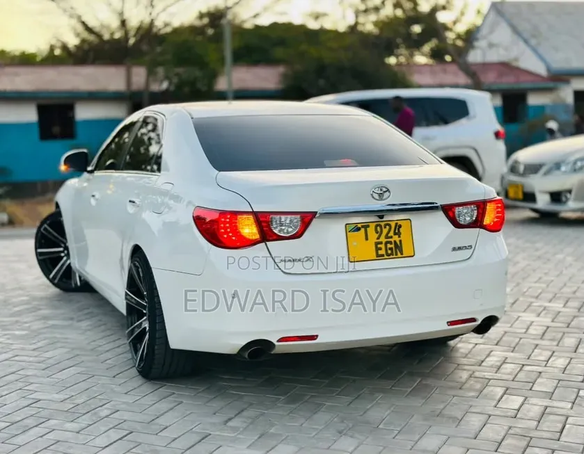 Toyota Mark X 2012 Pearl