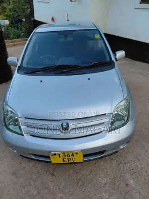 Toyota IST 2004 Silver