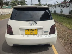 Toyota IST 2005 White
