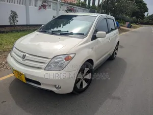 Toyota IST 2005 White
