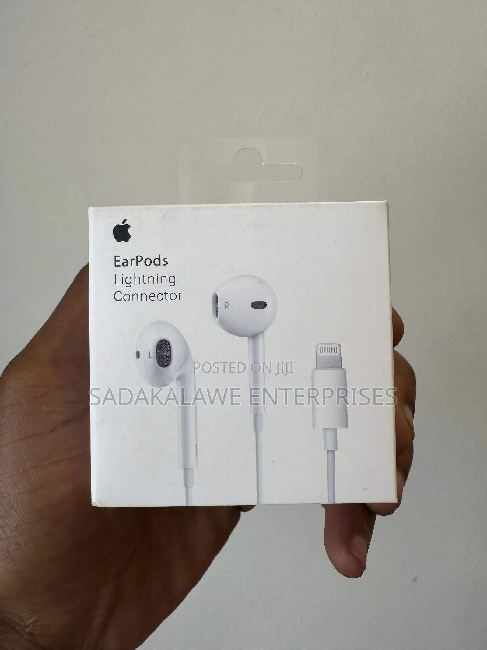 Apple EarPods With Lightning Connector – High Quality Sound
