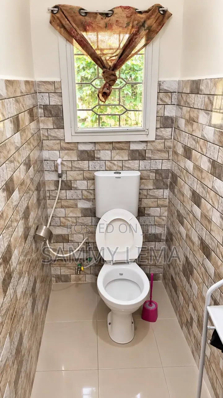 5bdrm Bungalow in Sanpak Area, Njiro for rent