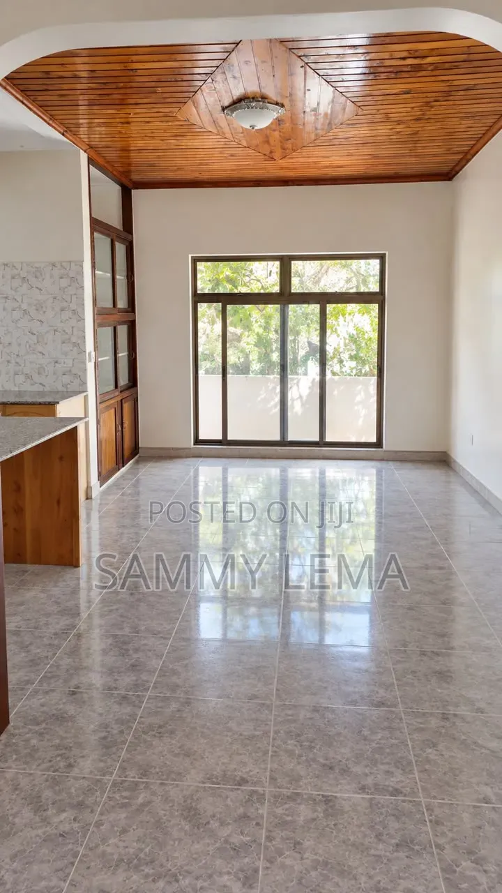 5bdrm Bungalow in Sanpak Area, Njiro for rent