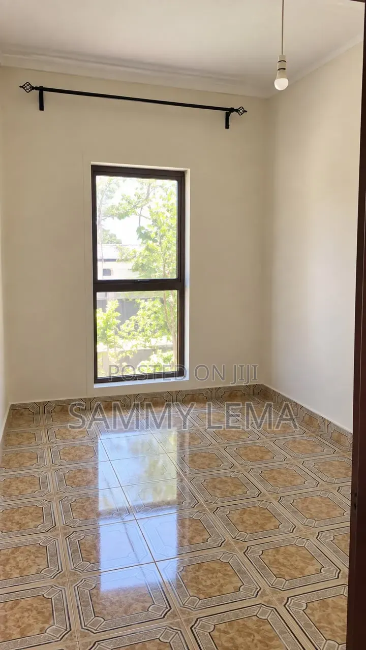 5bdrm Bungalow in Sanpak Area, Njiro for rent