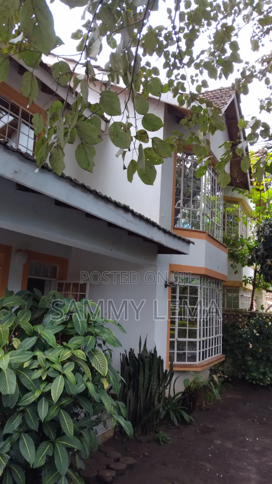 4bdrm Apartment in Sanpark Road, Njiro for rent