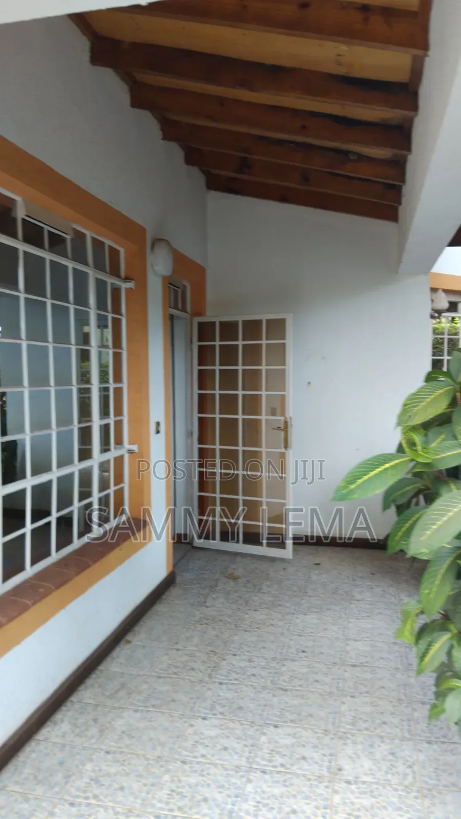 4bdrm Apartment in Sanpark Road, Njiro for rent
