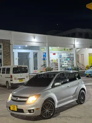 Toyota IST 2005 Silver