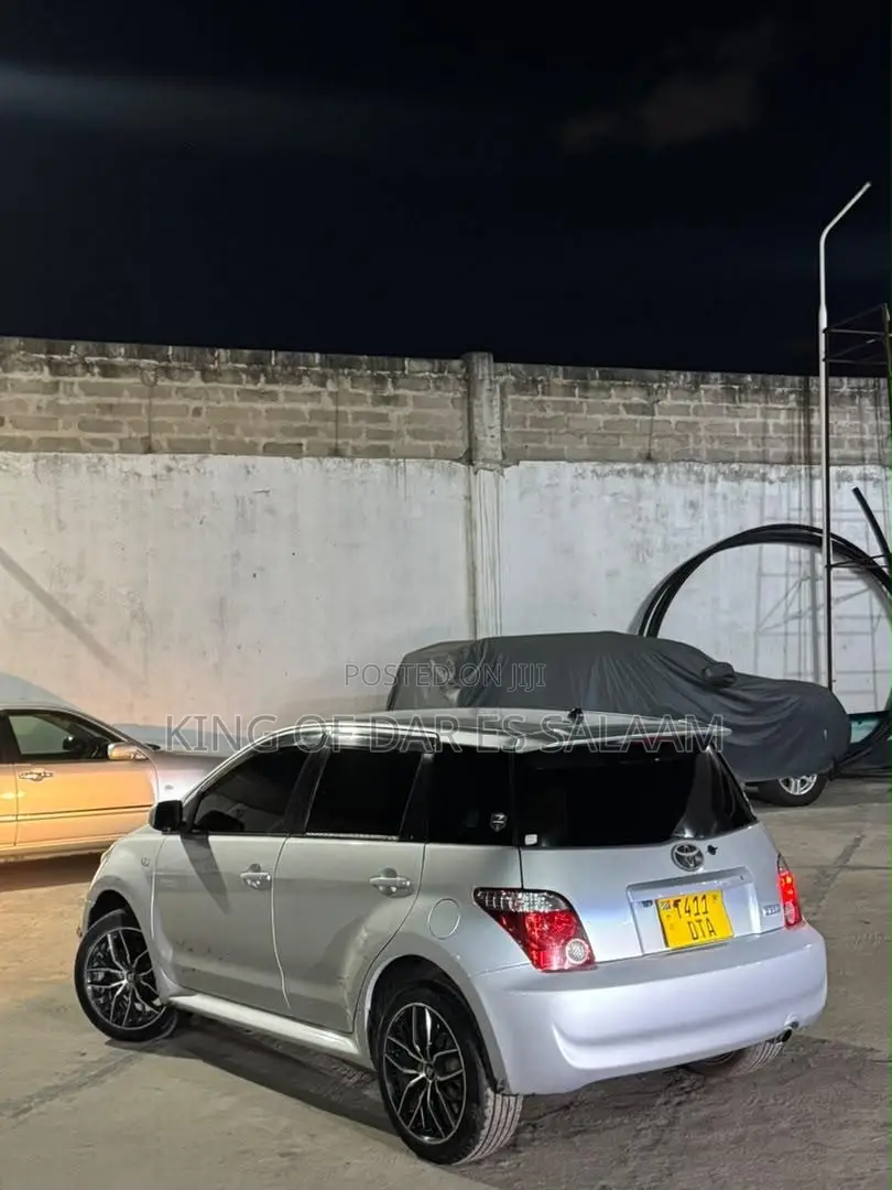 Toyota IST 2005 Silver