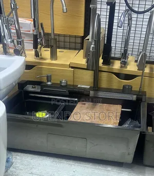 Jiko Platee 5 Gas Zote Pamoja Sink Bei 750000.