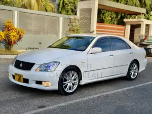 Toyota Crown 2006 Pearl