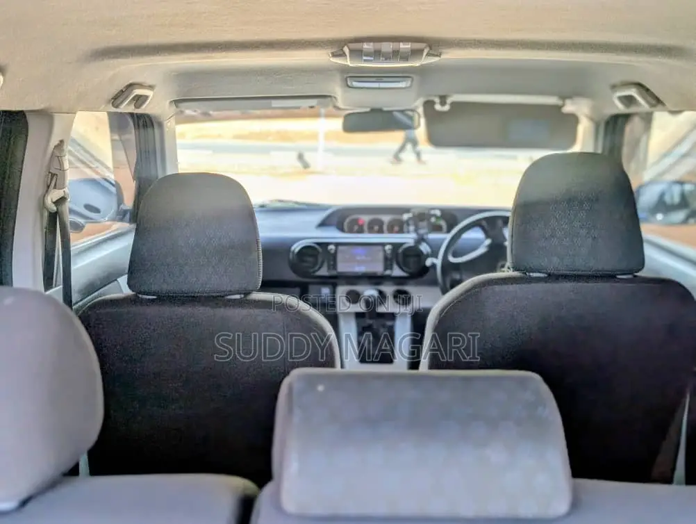 Toyota Corolla Rumion 2008 Black