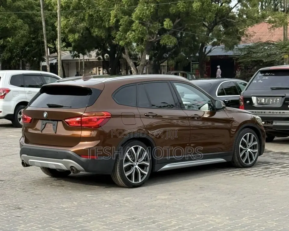 BMW 120i 2016 Brown
