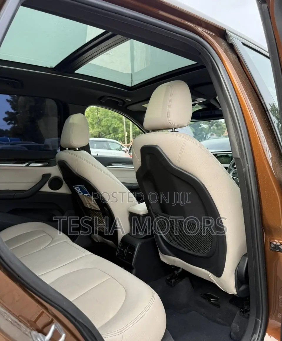 BMW 120i 2016 Brown