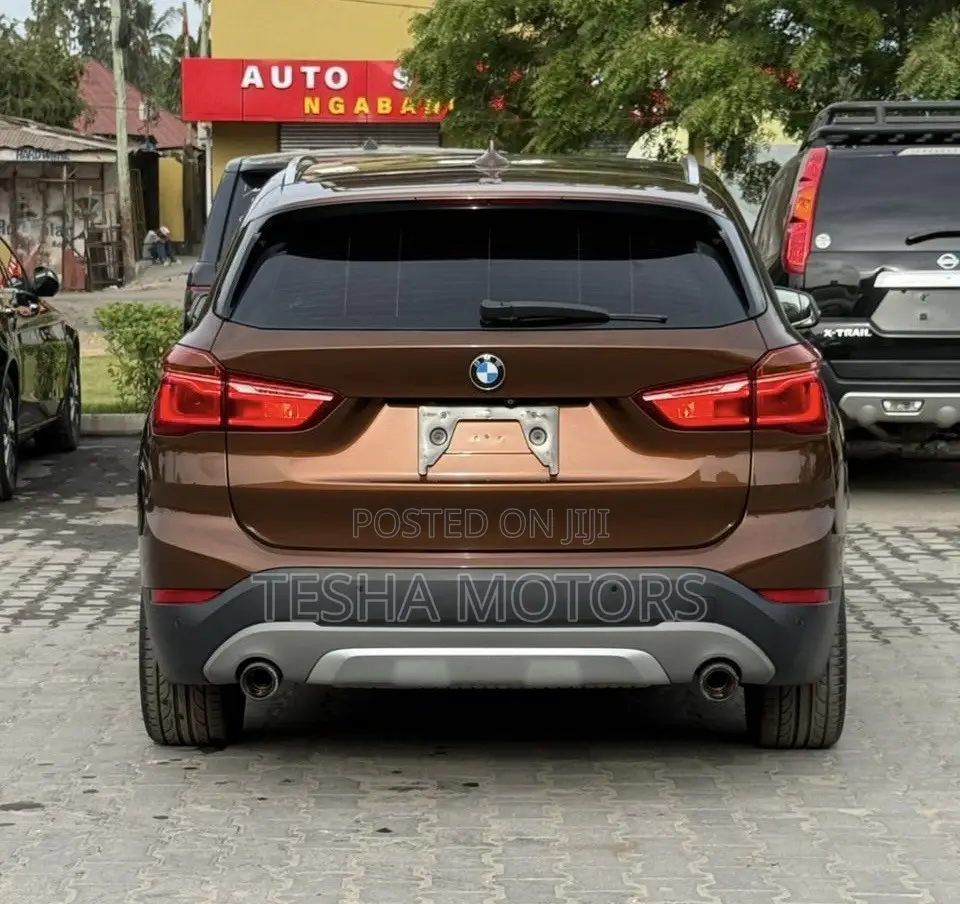 BMW 120i 2016 Brown