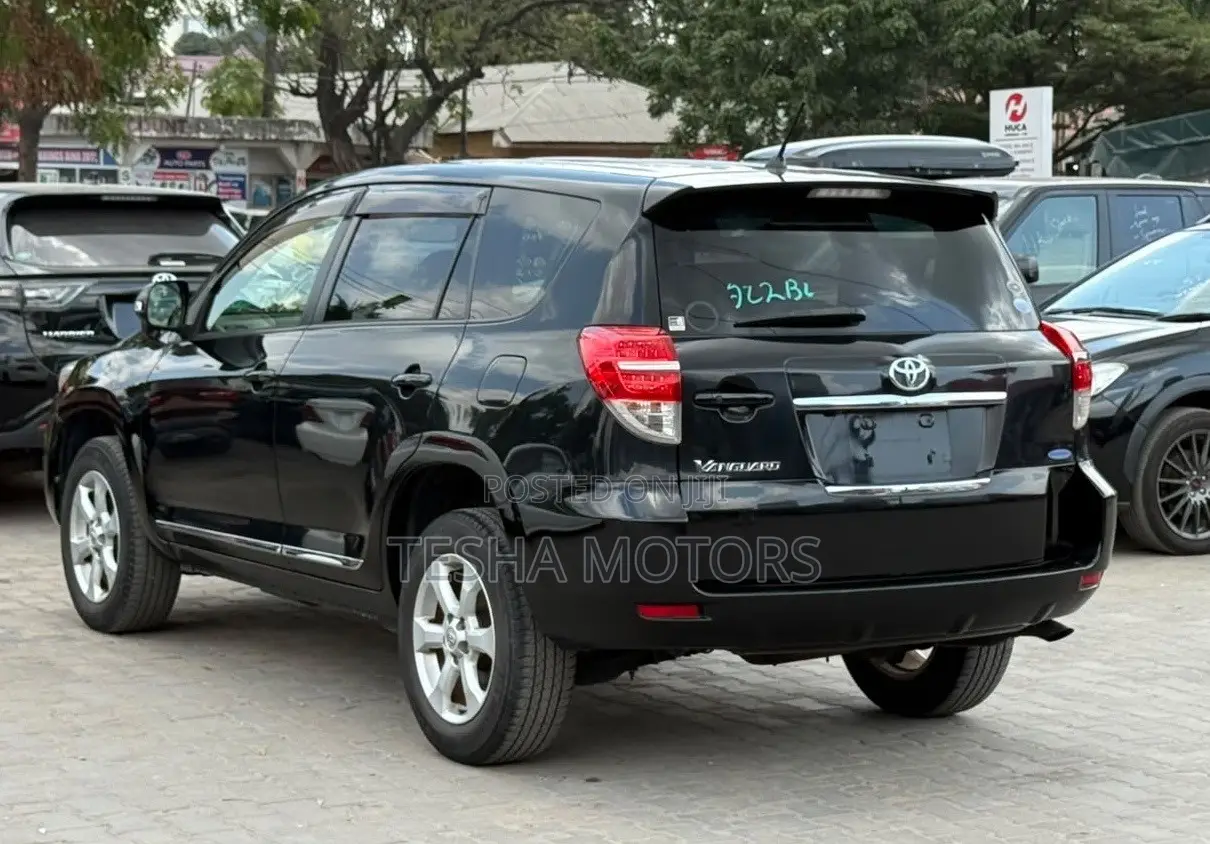 Toyota Vanguard 2010 Black