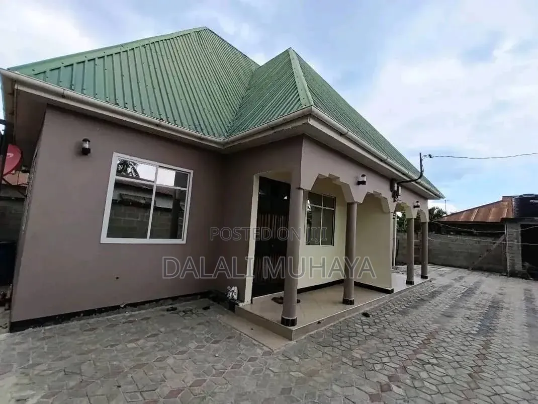 3bdrm House in Machimbo Street, Ukonga for sale