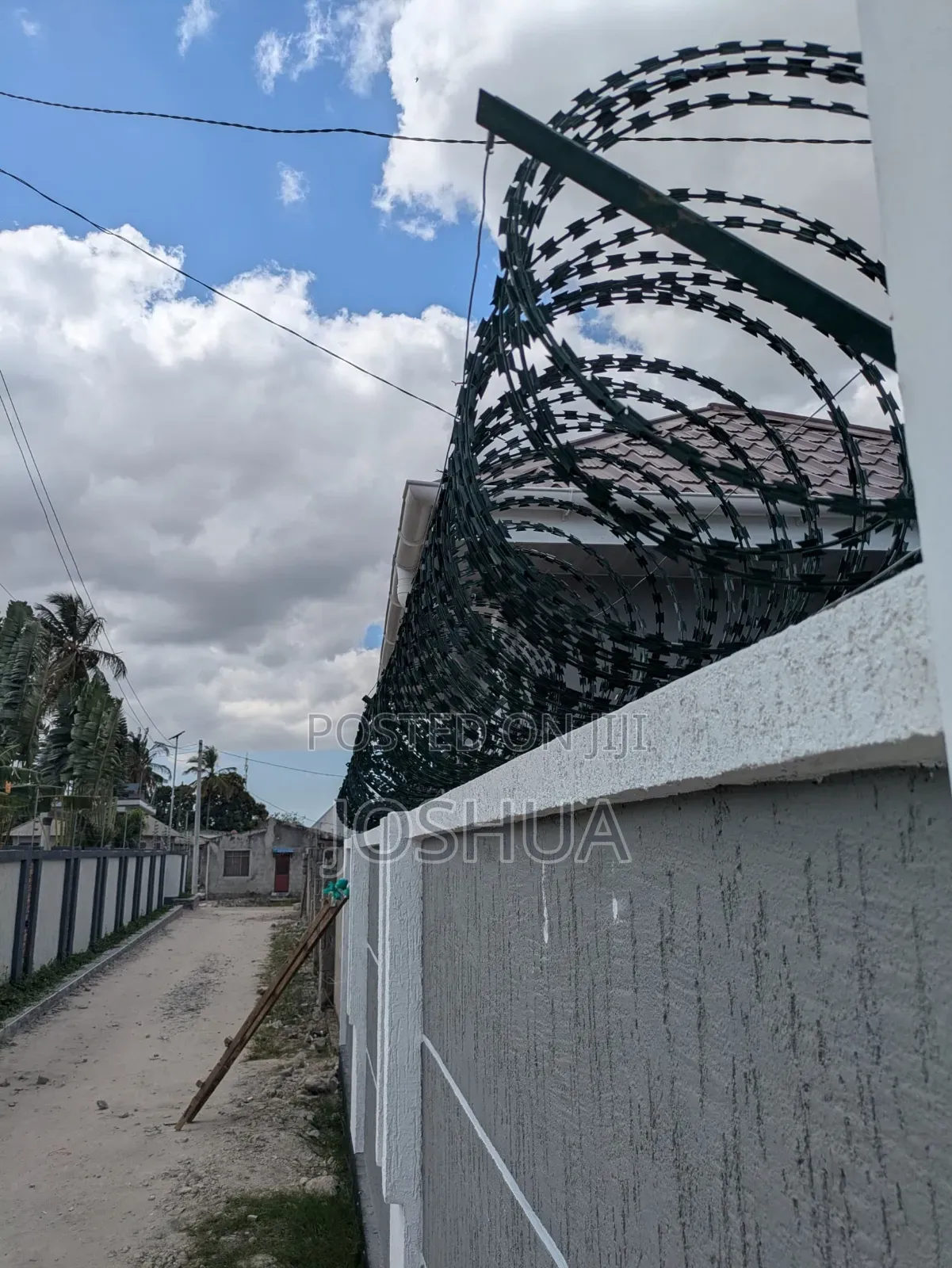 Mwaka Huu Weka Uzio Piga Simu Kwa Mr Fence Ujipatie Mahitaji Ya Uzio