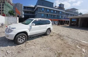 Toyota Land Cruiser Prado 2005 White
