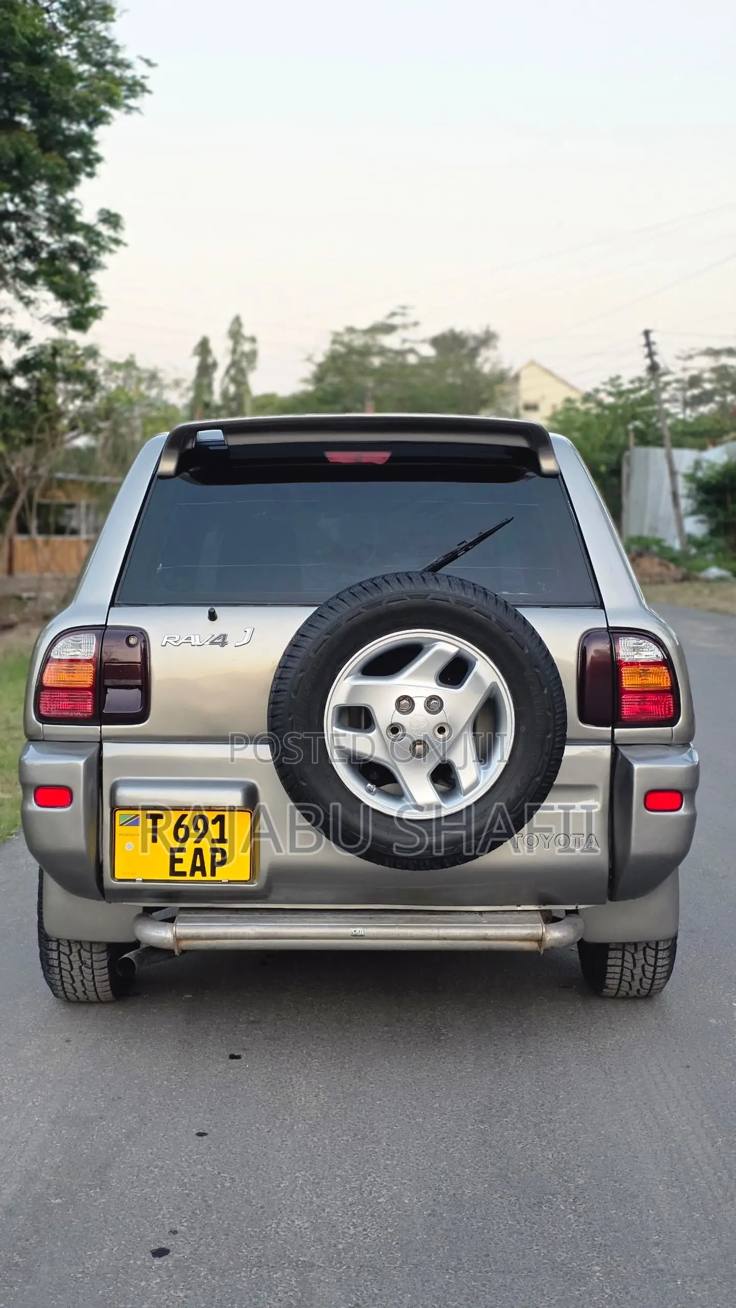 Toyota RAV4 Base 4x4 1999 Gray
