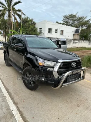 Toyota Hilux Revo Double Cab Deisel 2.8 AWD 2021 Black