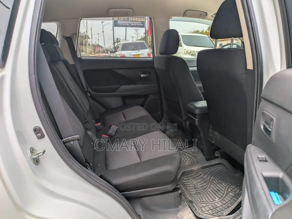 Mitsubishi Outlander 2015 White