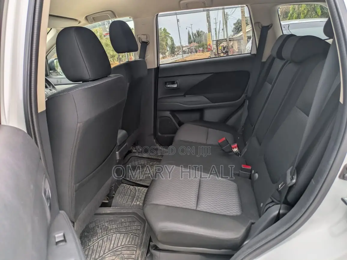 Mitsubishi Outlander 2015 White