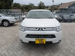Mitsubishi Outlander 2015 White