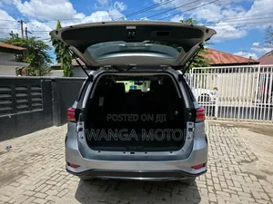 Toyota Fortuner 2.8 D AWD 2024 Silver