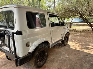 Suzuki Samurai 1989 White