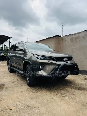 Toyota Fortuner 2.8 D AWD 2023 Gray