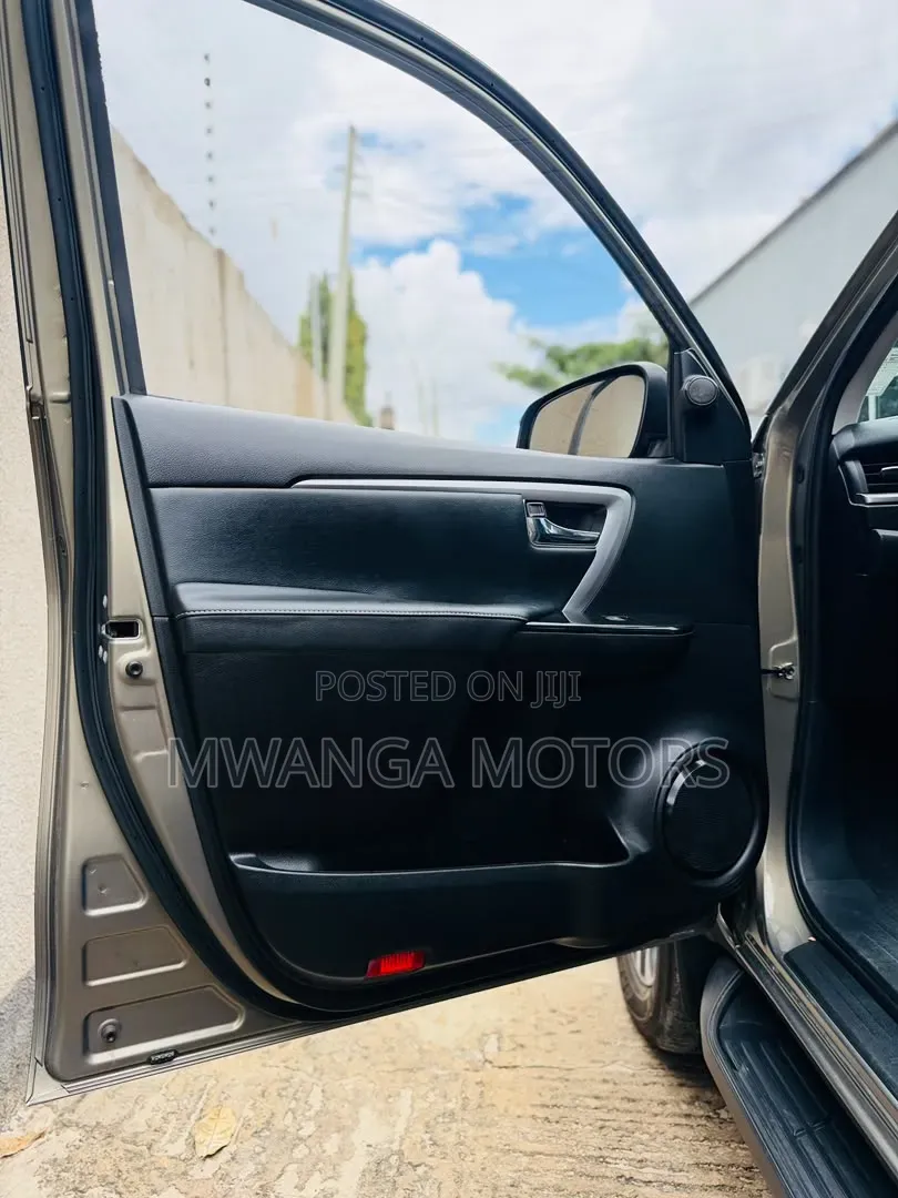 Toyota Fortuner 2.8 D AWD 2023 Gray